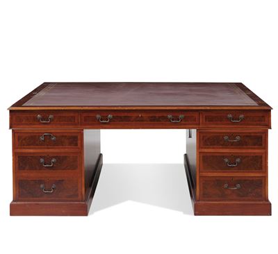 Partners Desk in Legno Lastronato e Filettato