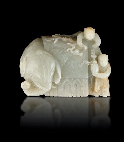Figura in Giada Russet con Raffigurazione di Bambini ed Elefante, Cina, Dinastia Qing, Epoca Qian...