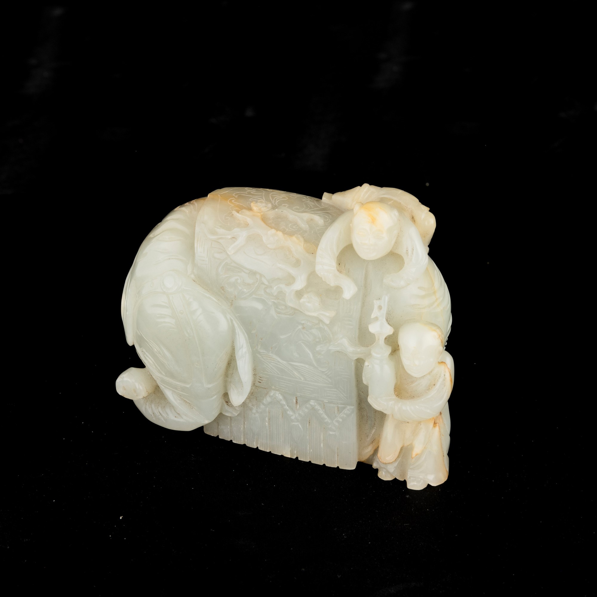 Figura in Giada Russet con Raffigurazione di Bambini ed Elefante, Cina, Dinastia Qing, Epoca Qian...