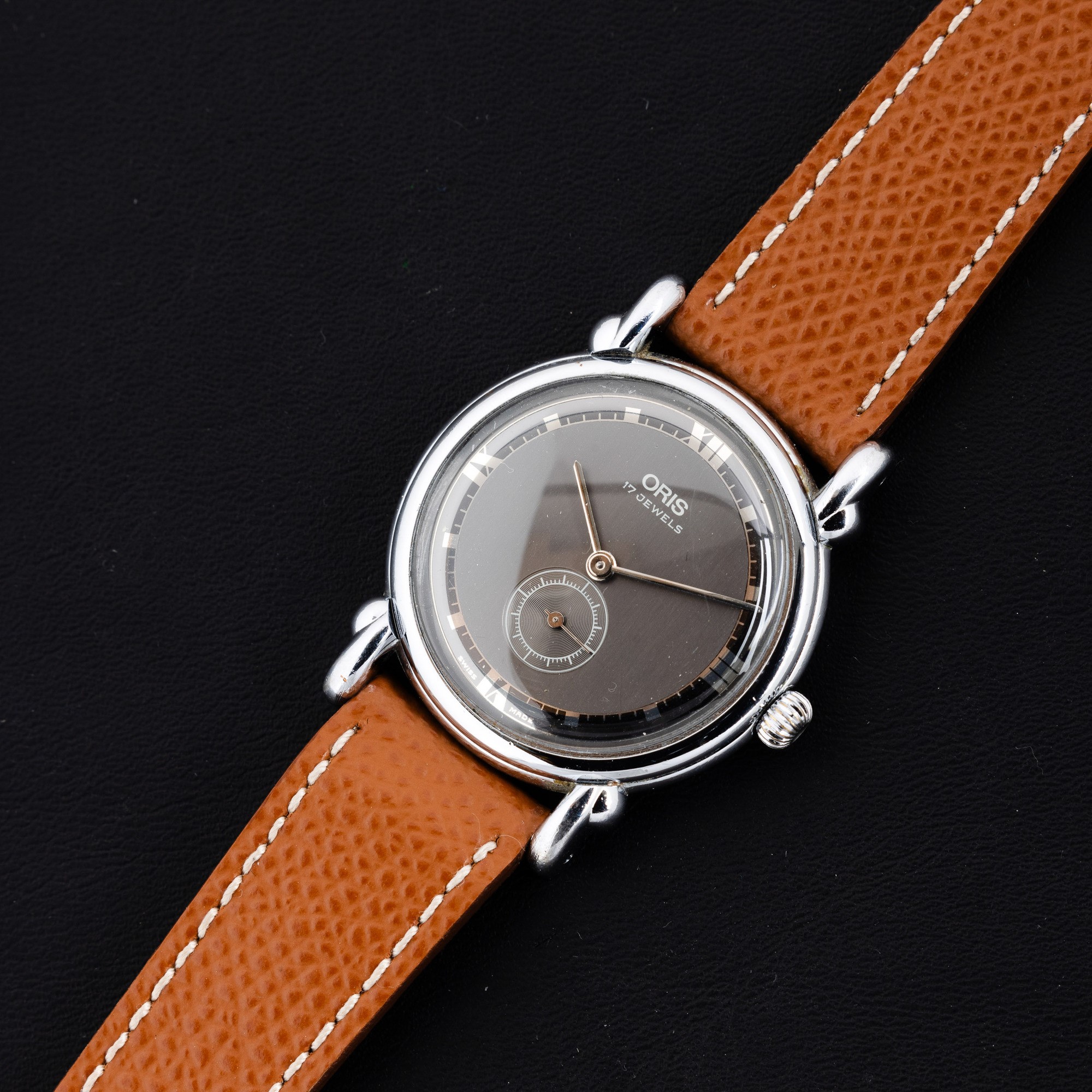 Oris - Raro Orologio Carica Manuale, Anse "fancy" in Acciaio con Quadrante Grigio Bitonale e Nume...