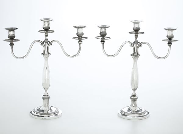 Coppia di candelabri. Argenteria toscana del XX secolo, argentiere Giacomo Greinschgl, Firenze