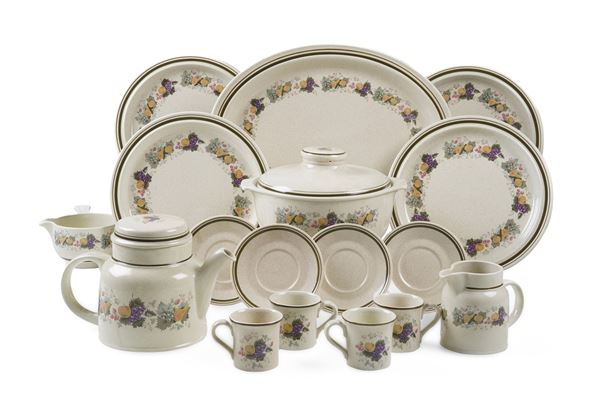 Servizio da tavola "Harvest Garland". Inghilterra, Manifattura Royal Doulton, fine del XX secolo. 