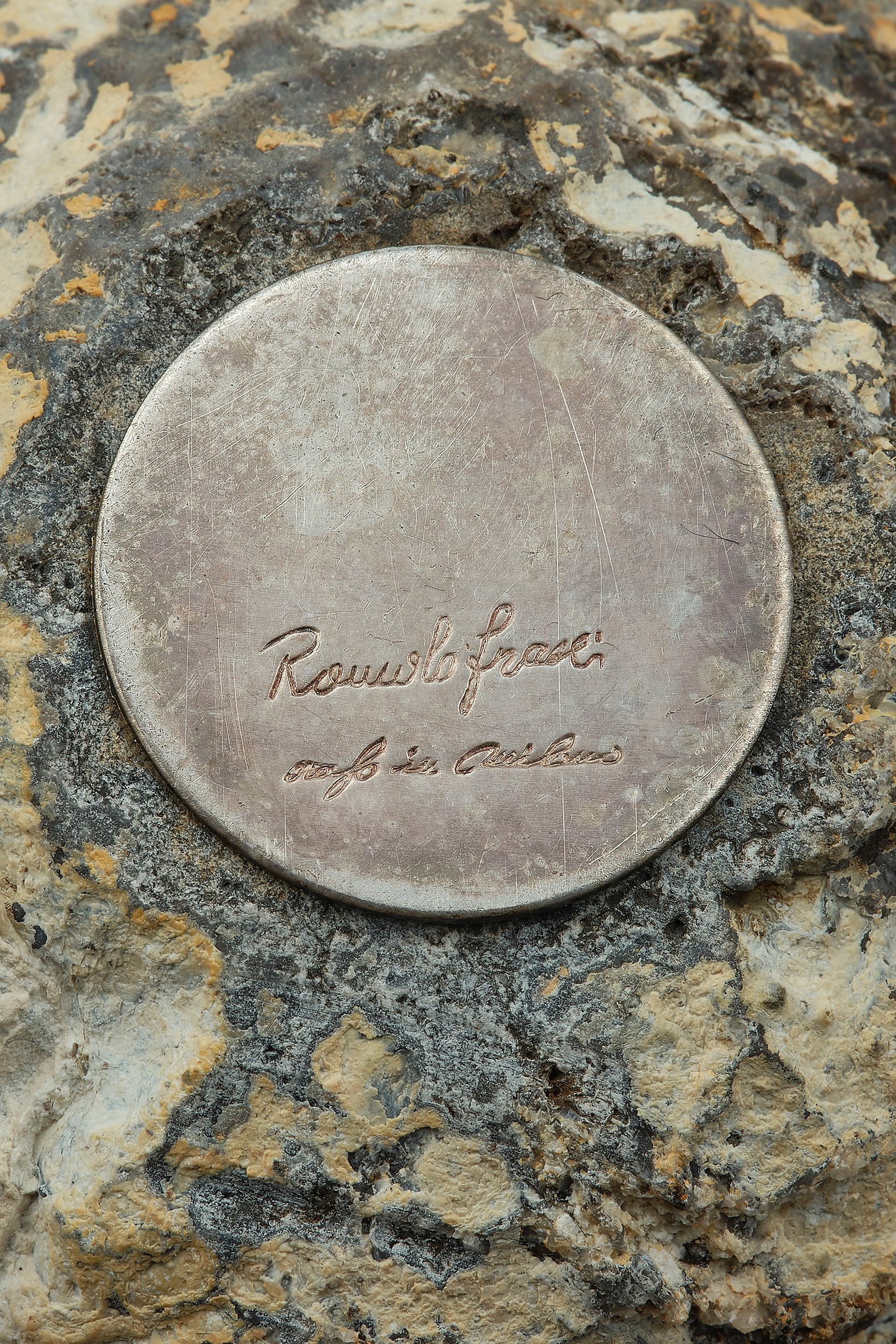 Romolo Grassi, Coppia di geodi decorati con melograni in argento, smalti policromi e corallo