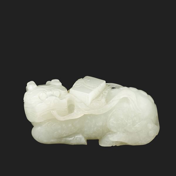 White jade figure depicting cat, China, Qing Dynasty, 19th century