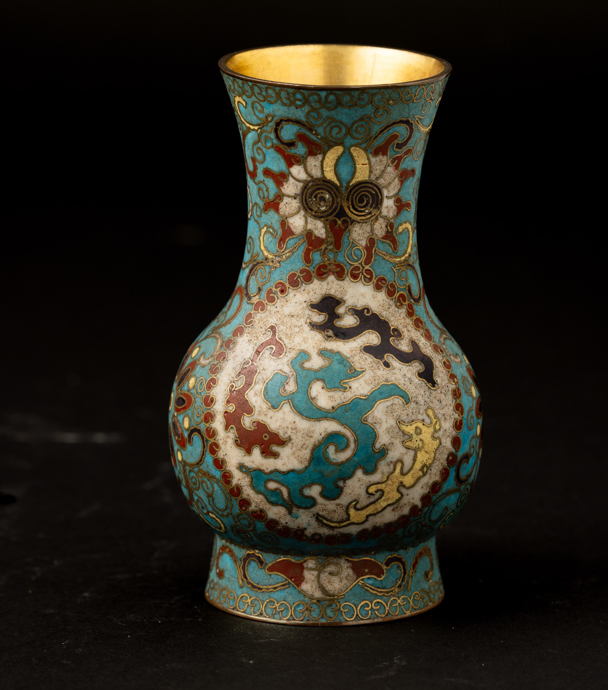 Piccolo Vaso Cloisonné a Decoro Floreale, Cina, Dinastia Qing, Epoca Qianlong, XVIII Secolo