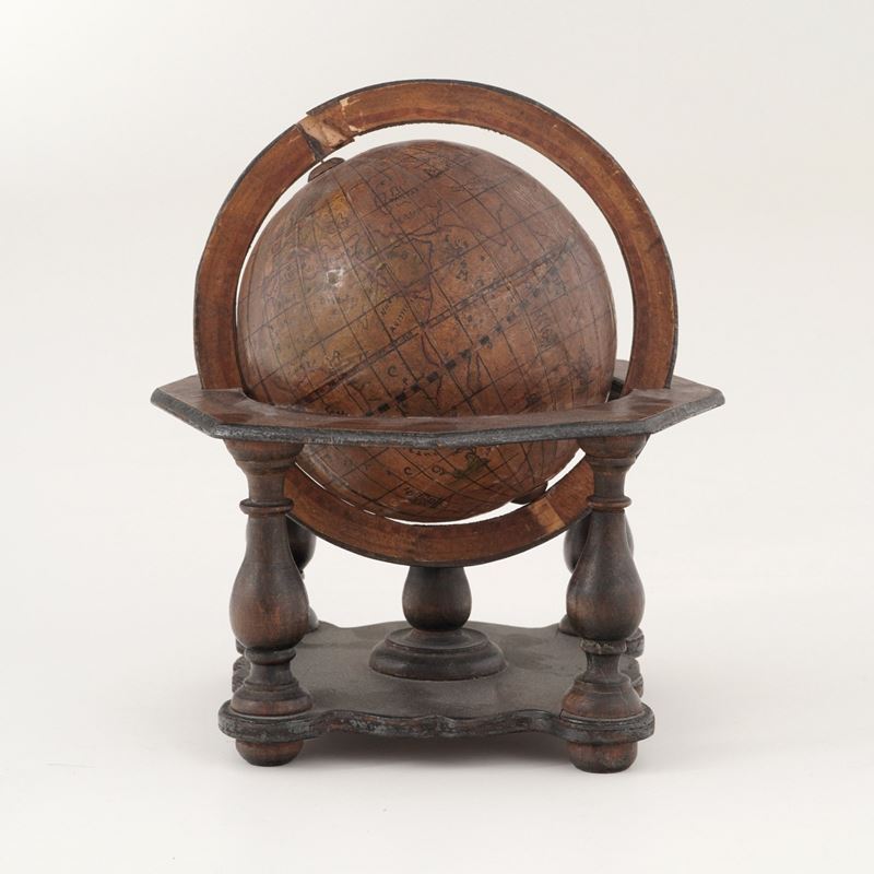 Piccolo mappamondo  - Asta Antiquariato - Cambi Casa d'Aste
