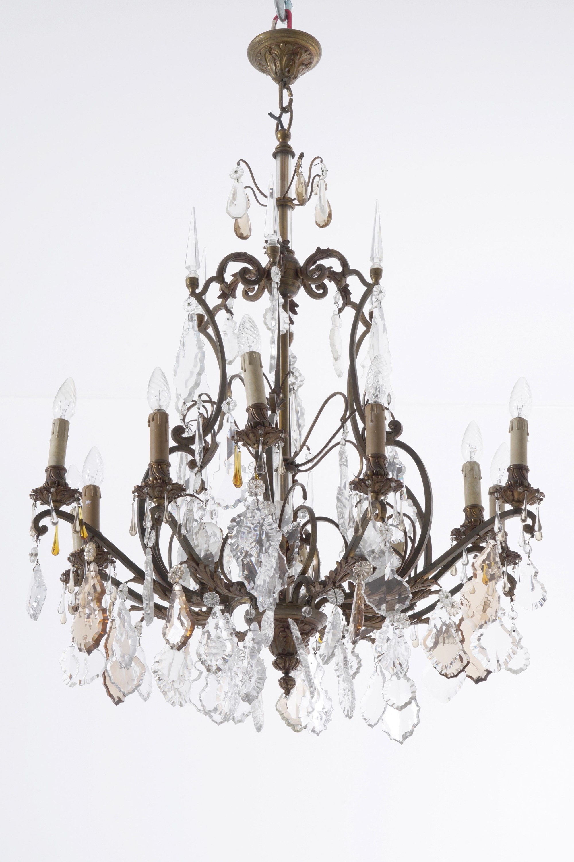 Lampadario a 12 Luci in Metallo Dorato e Cristalli