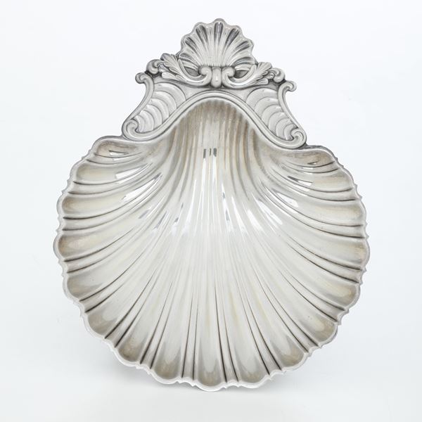 Conchiglia. Argenteria italiana del XX secolo (apparentemente priva di punzonatura)