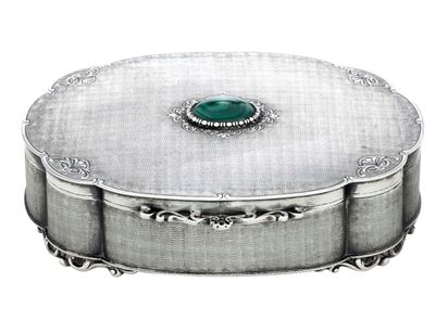 Pizzera Renzo, Portagioie in argento fuso sagomato e cesellato con malachite