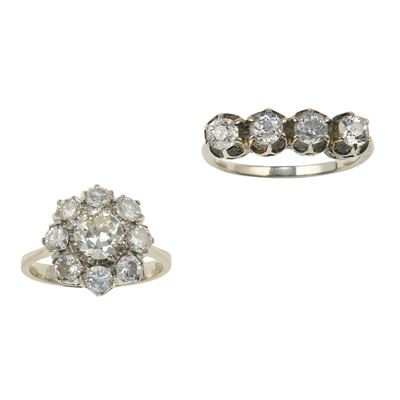 Lotto Composto da Anello “margherita” con Diamanti per Ct 1.60 Circa ed un Anello con Quattro Dia...