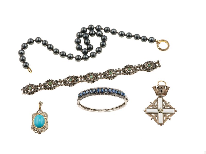 Lotto composto da cinque gioielli  - Asta Gioielli - Cambi Casa d'Aste