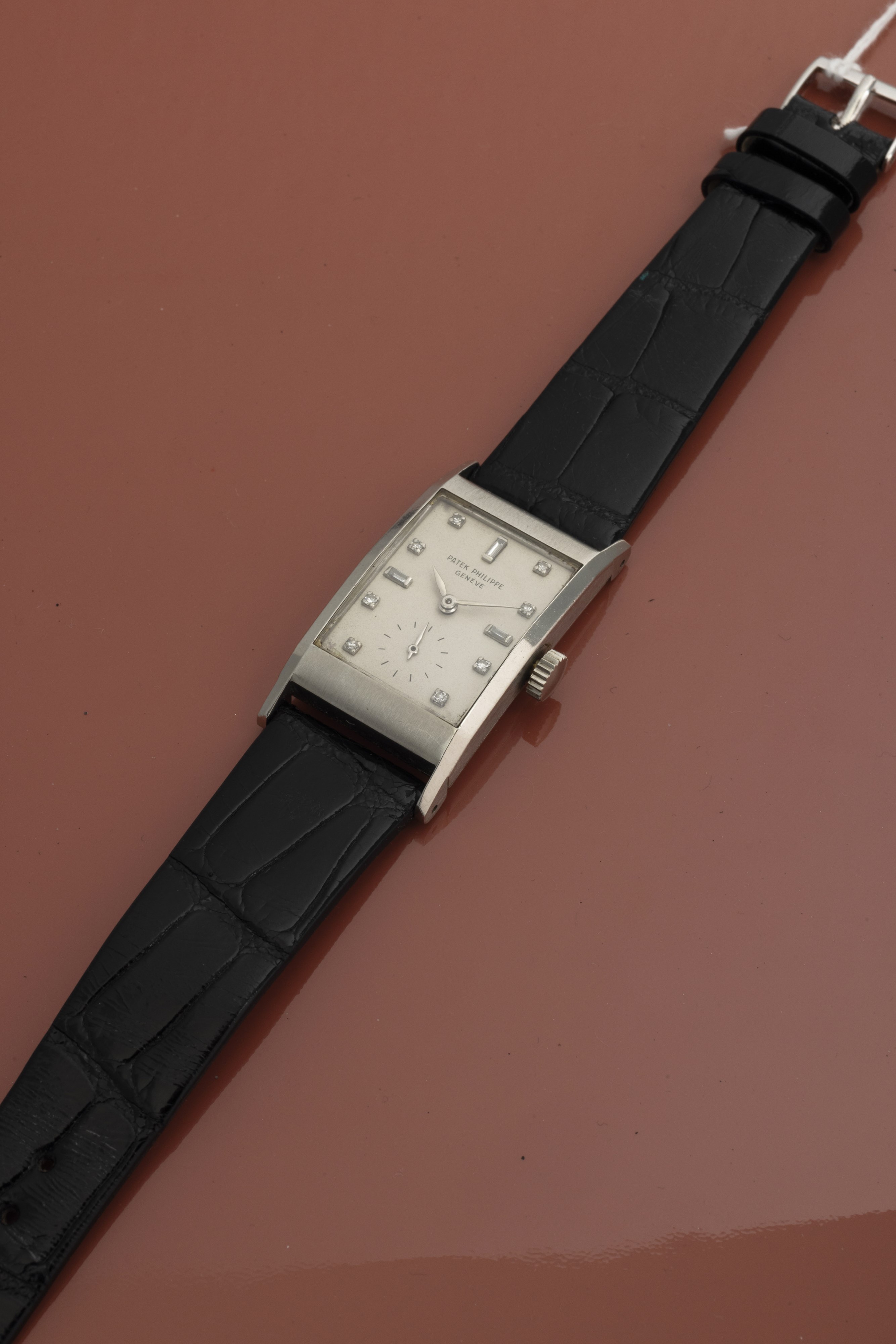 Patek Philippe - Tegola Ref 2461 in Platino di Forma Rettangolare Quadrante Argentè Indici in Dia...