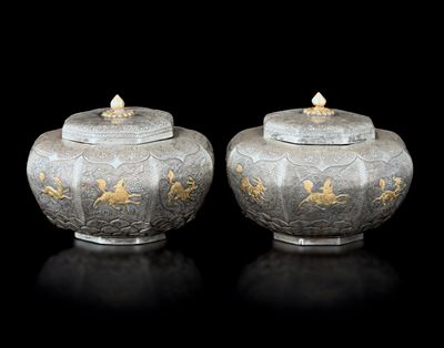 Coppia di Ciotole in Argento Inciso e Decorato, Tibet, XIX Secolo