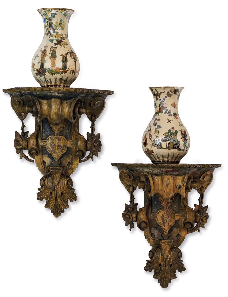 Coppia di vasi a bulbo in vetro soffiato decorato a chinoiserie. Piemonte, XVIII secolo  - Auction Six Centuries of Arts and Furnitures - III - Cambi Casa d'Aste