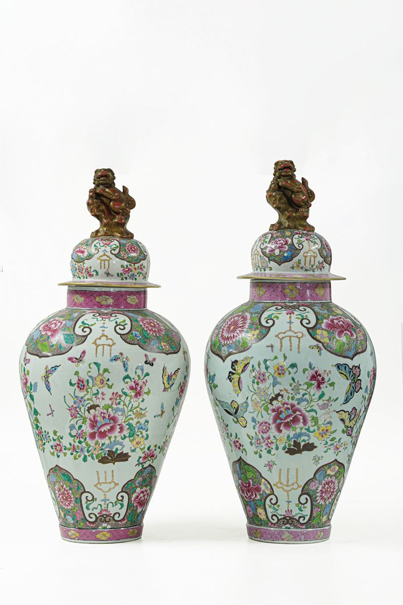 Coppia di grandi potiches Parigi, Manifattura Samson, verso la fine del XIX secolo   - Asta Sei Secoli di Arti e Arredi - III - Cambi Casa d'Aste