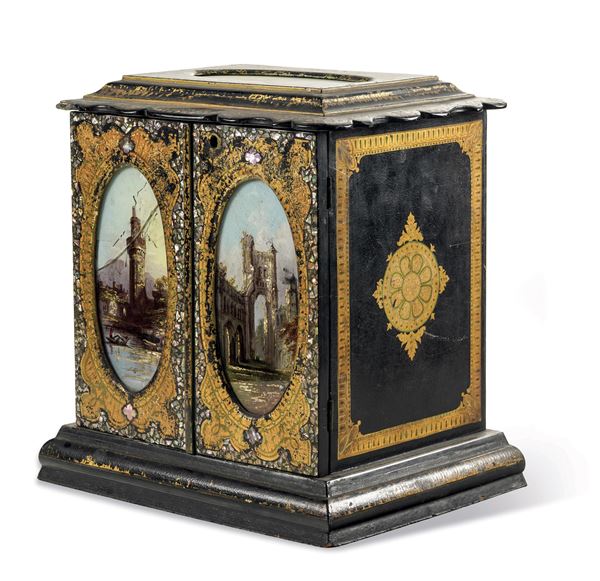 Scrigno in papier-mâché. XIX secolo