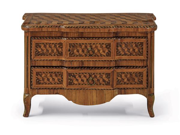 Modellino di commode intarsiato a marqueterie. XIX secolo