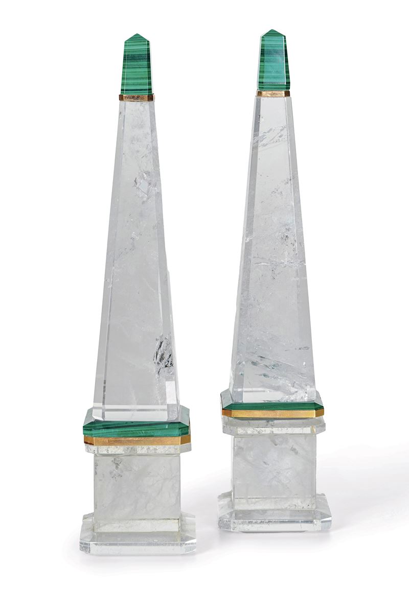Coppia di obelischi in cristallo di rocca e malachite. XX-XXI secolo  - Asta Sei Secoli di Arti e Arredi - III - Cambi Casa d'Aste