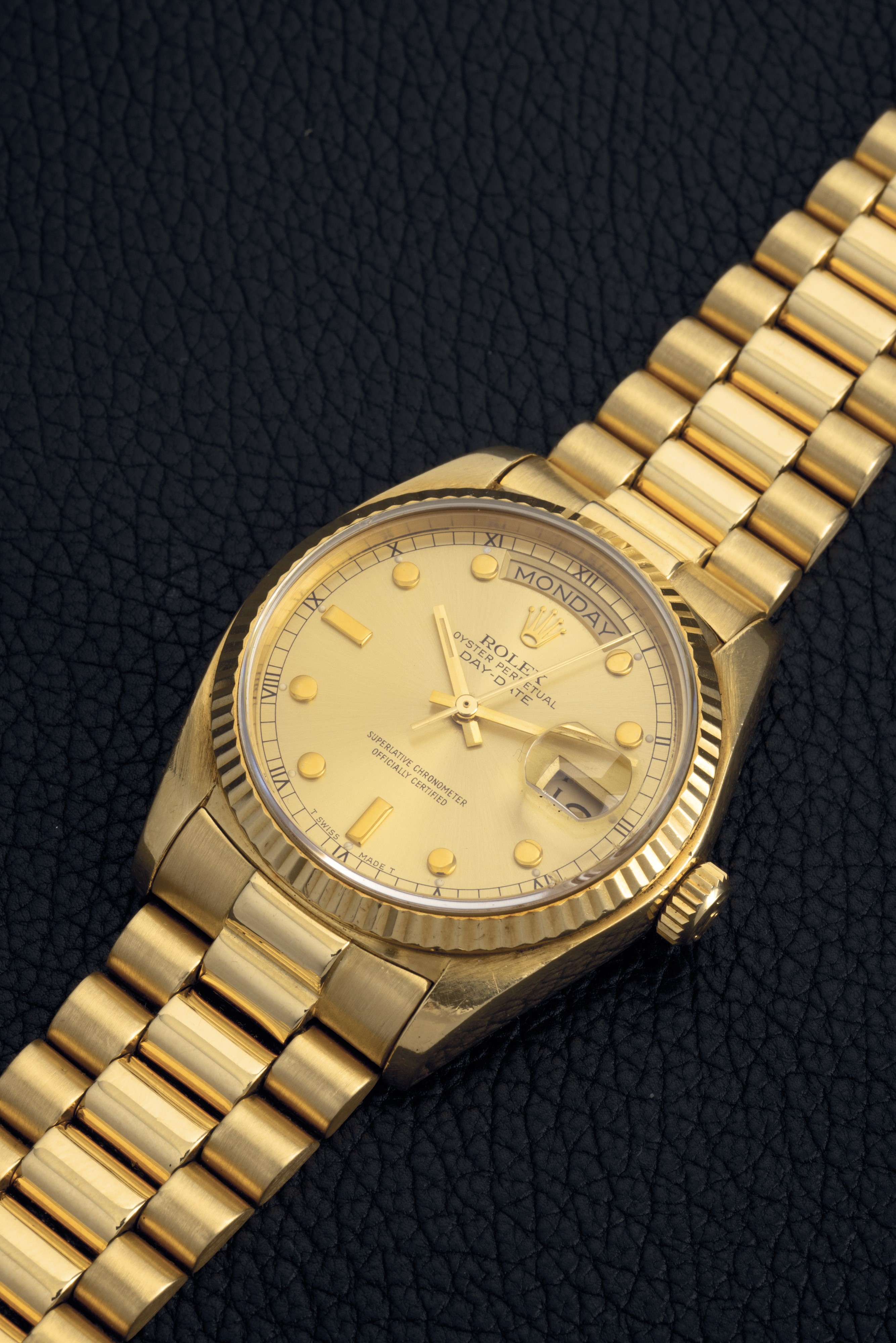 Rolex - Elegante Daydate in Oro 18k, Ref 18038, Quadrante Champagne "pinball", Bracciale Presiden...