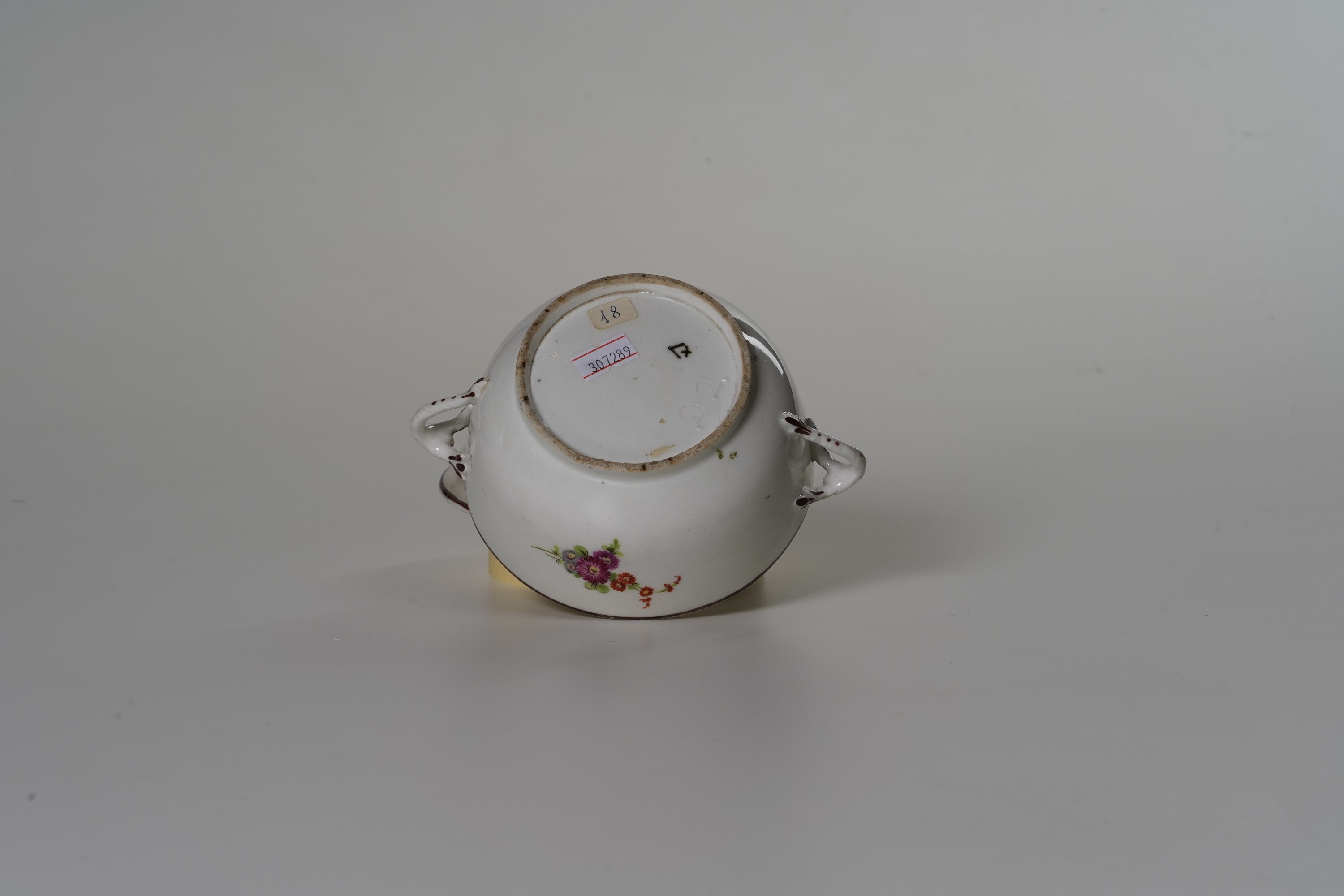 Tazza da Brodo con Coperchiotorino, Manifattura di Vinovo, Periodo Hannong, 1776-1779