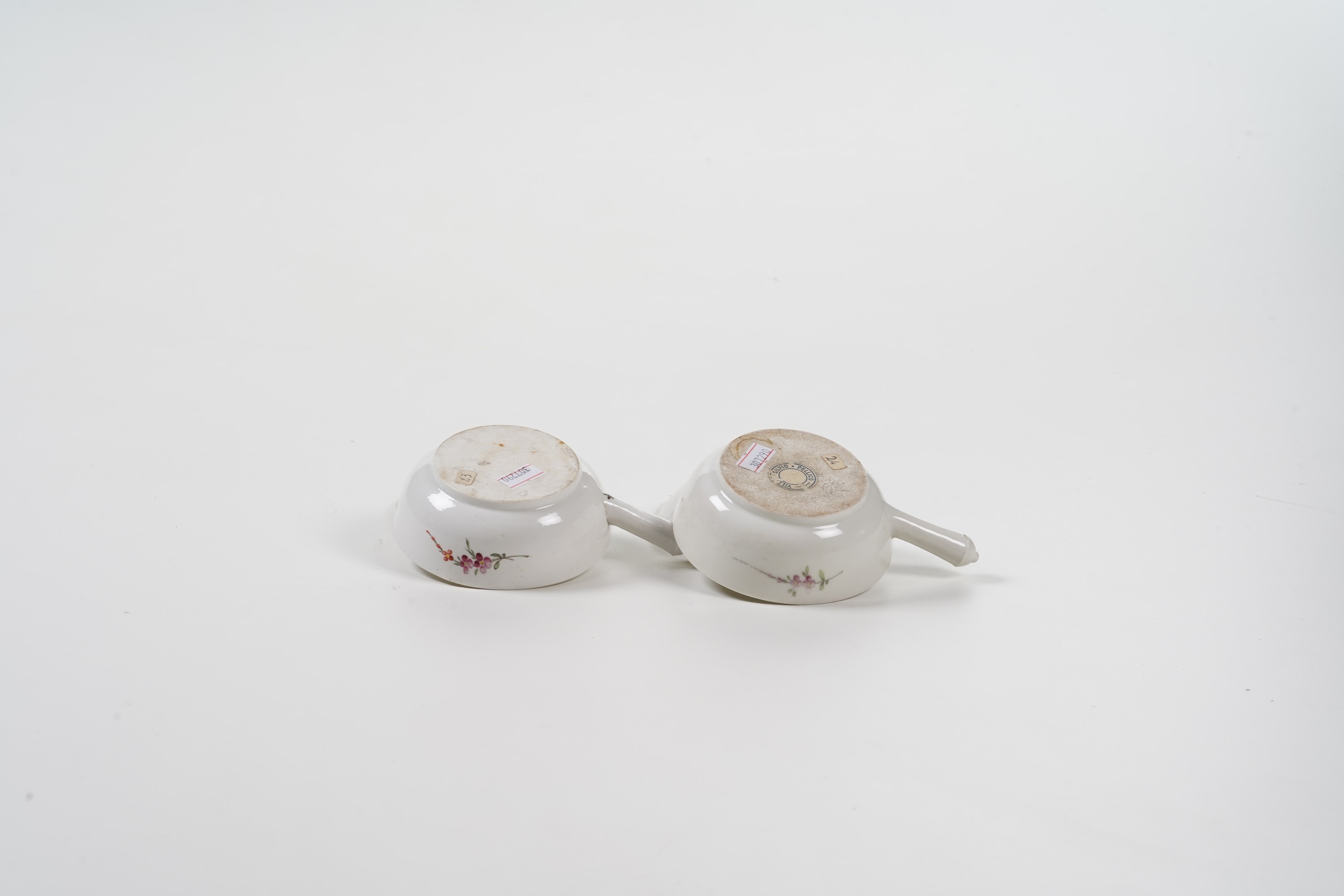 Coppia di Padellini con Coperchiotorino, Manifattura di Vinovo, Periodo Hannong, 1776-1779