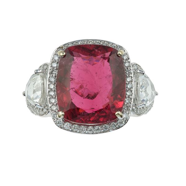 Anello con rubellite e diamanti