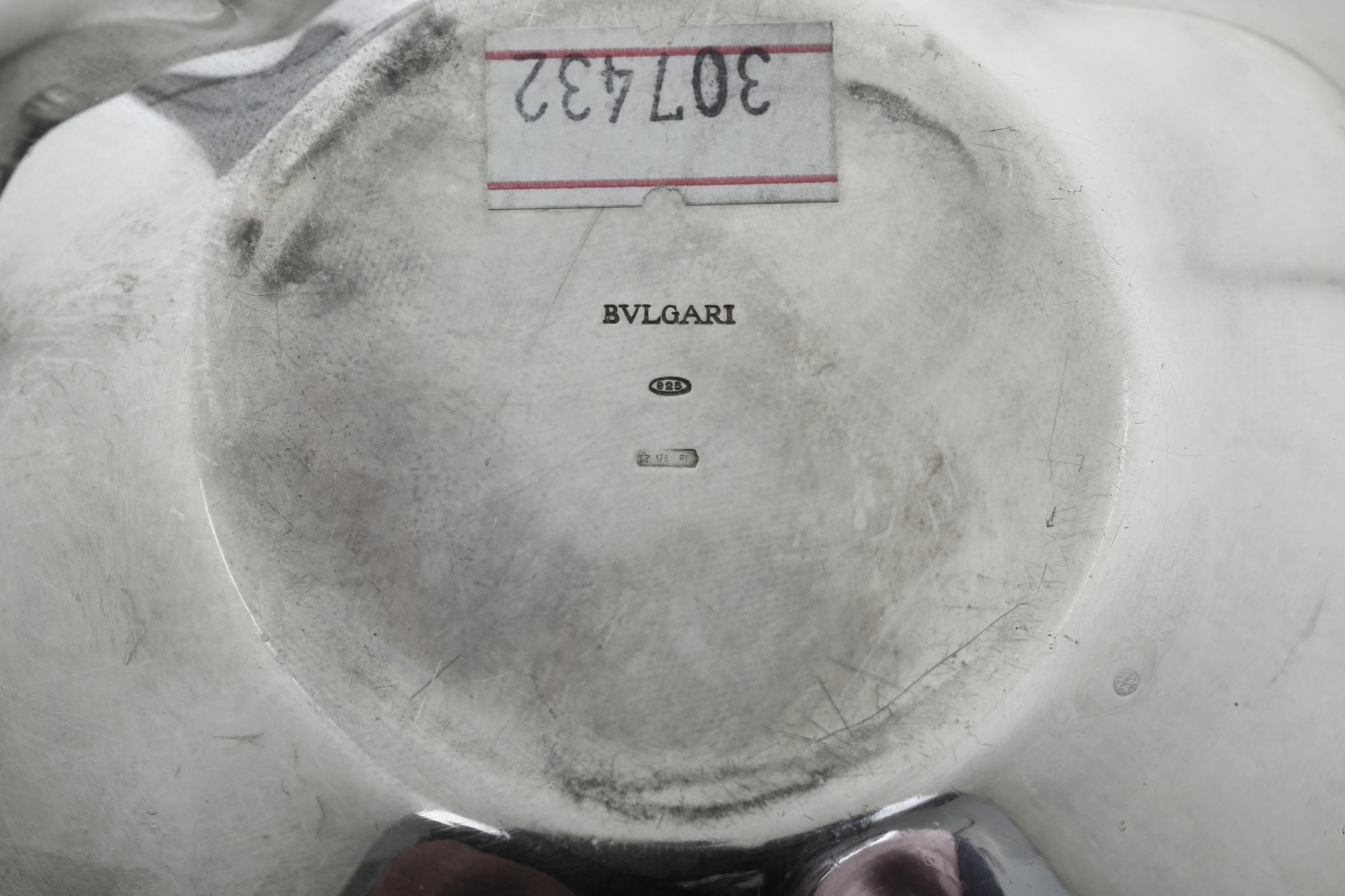 Coppia di ciotole polilobate. Maison Bulgari. Italia, XX secolo. Argentiere Pampaloni, Firenze