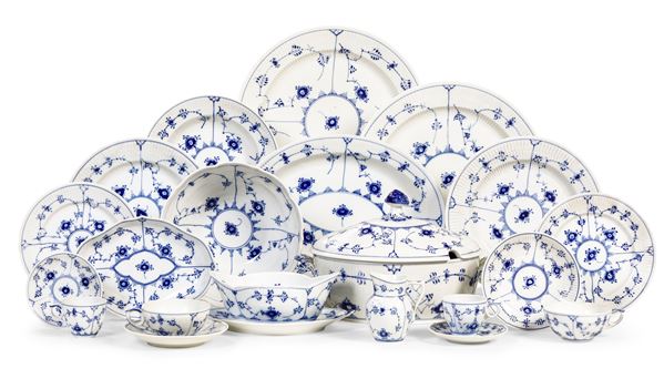 Servizio da tavola “Blue Fluted Plain”  Danimarca, Manifattura Royal Copenaghen, seconda metà del XX secolo 