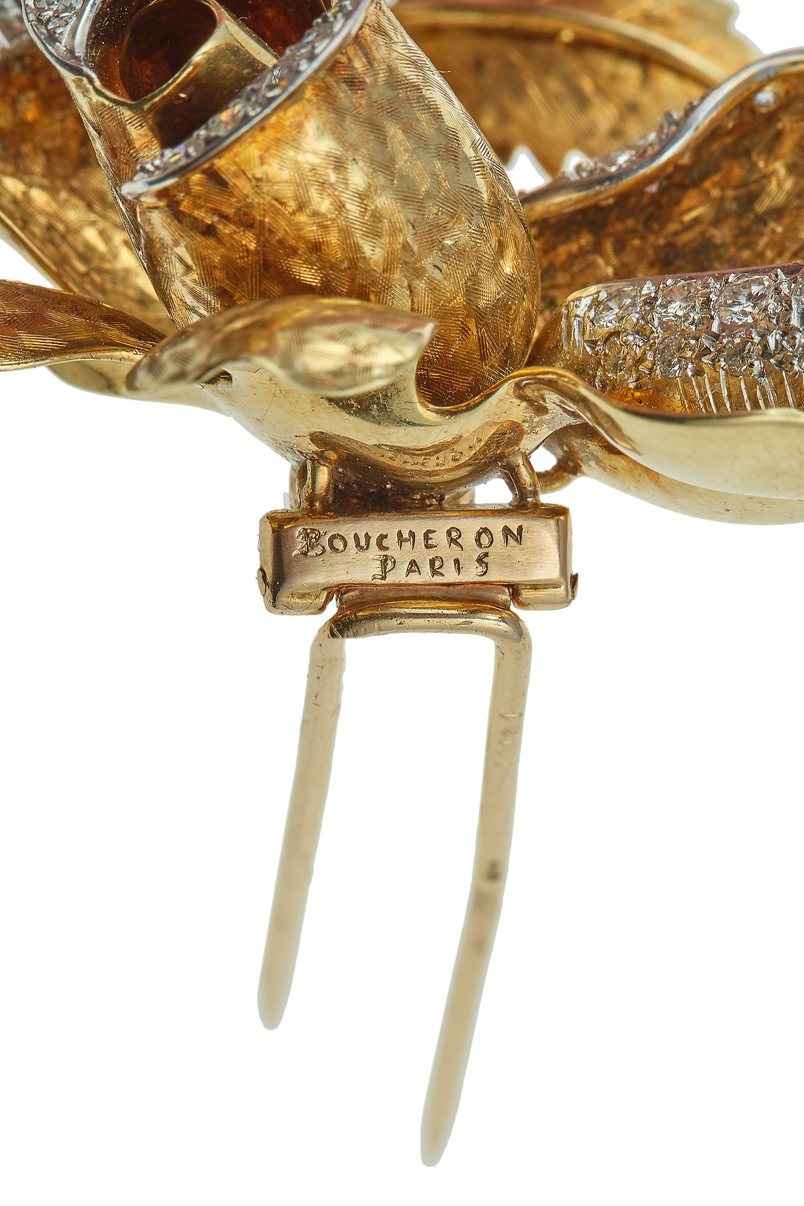 Boucheron, Clip “Rosa” con diamanti, montatura in oro giallo 750/1000