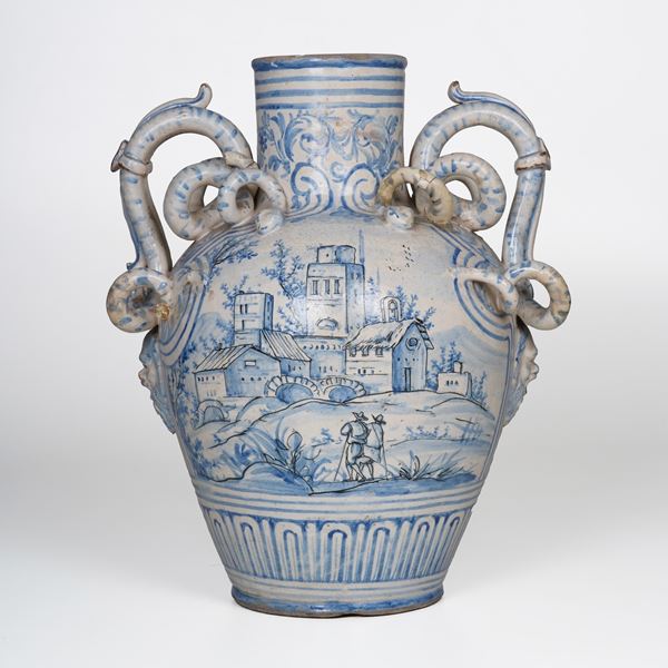 Vaso biansato.  Liguria (?), inizio del XX secolo.