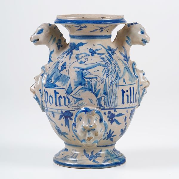 Vaso biansato.  Probabilmente Liguria, XX secolo.