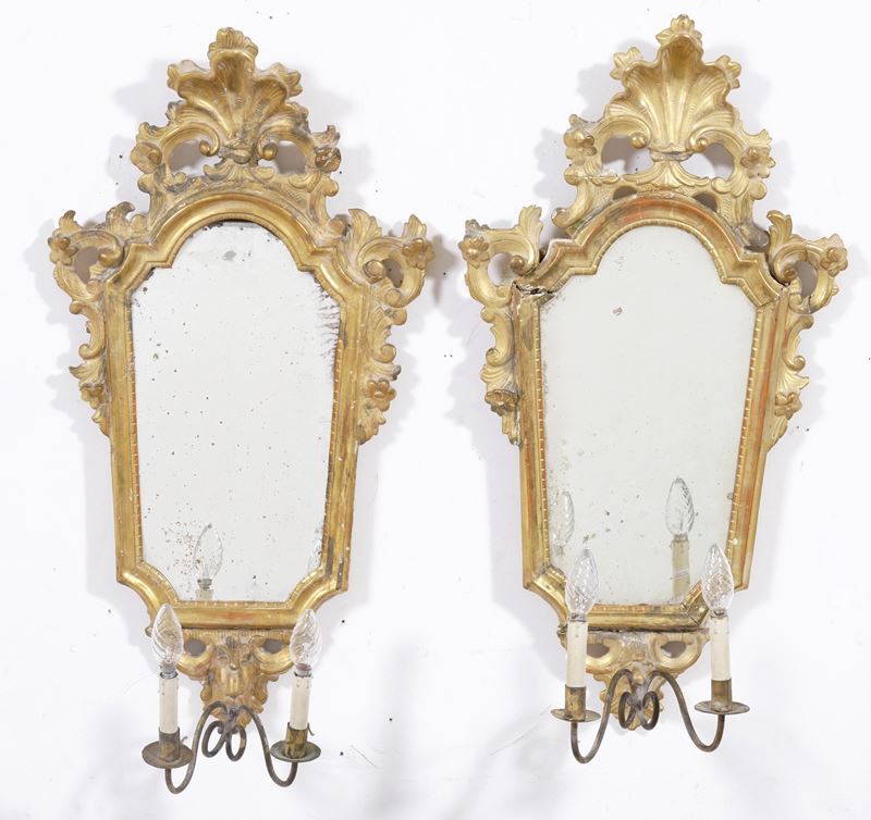 Coppia di specchiere a due luci in legno intagliato e dorato. XVIII secolo  - Auction Antique - Cambi Casa d'Aste
