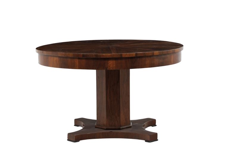 Tavolo lastonato con gamba a colonna sfaccettata. XIX secolo  - Asta Antiquariato - Cambi Casa d'Aste