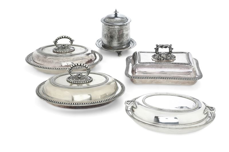 Insieme di legumiere in metallo argentato. XX secolo  - Asta Antiquariato - Cambi Casa d'Aste