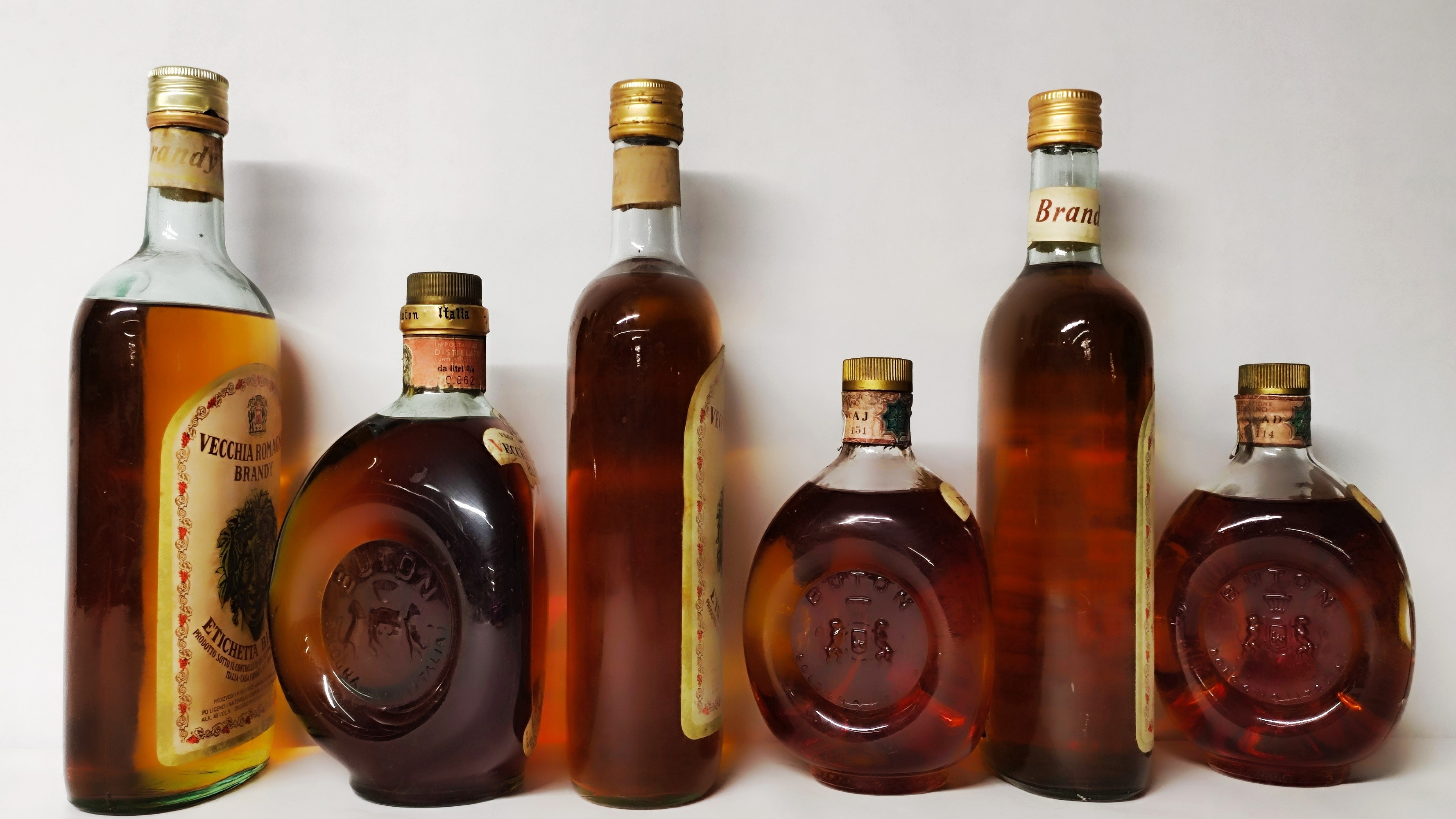 Vecchia Romagna Etichetta Bianca, Brandy