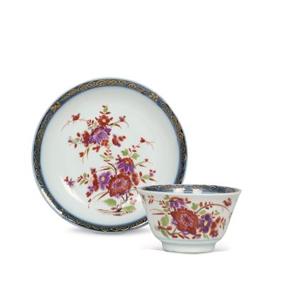 Rara Tazza con Piattinomeissen, 1725-1730