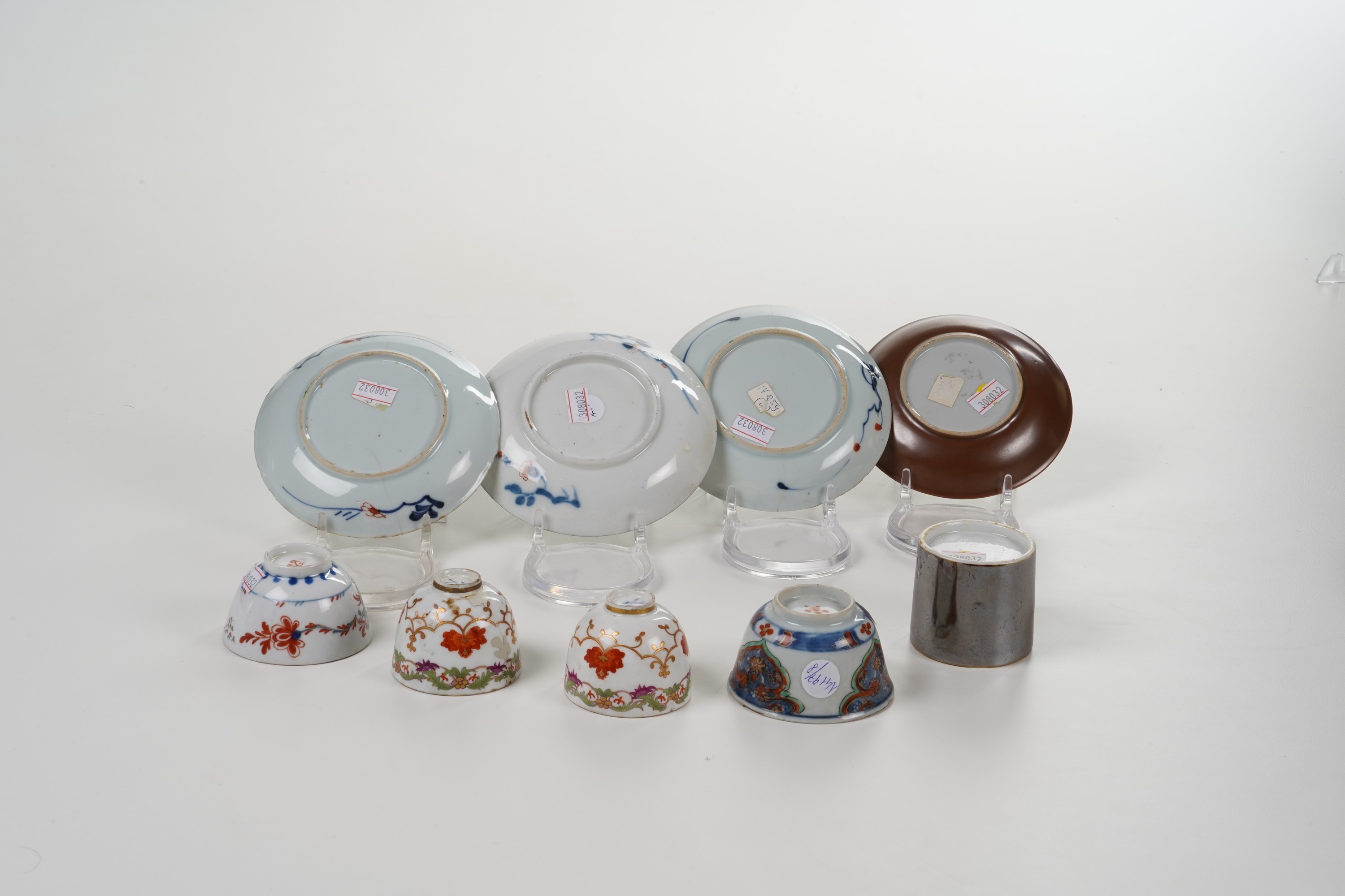 Cinque Tazzine e Quattro Piattini.manifatture Diverse, Cina, Meissen, Cozzi e Nove, XVIII Secolo.