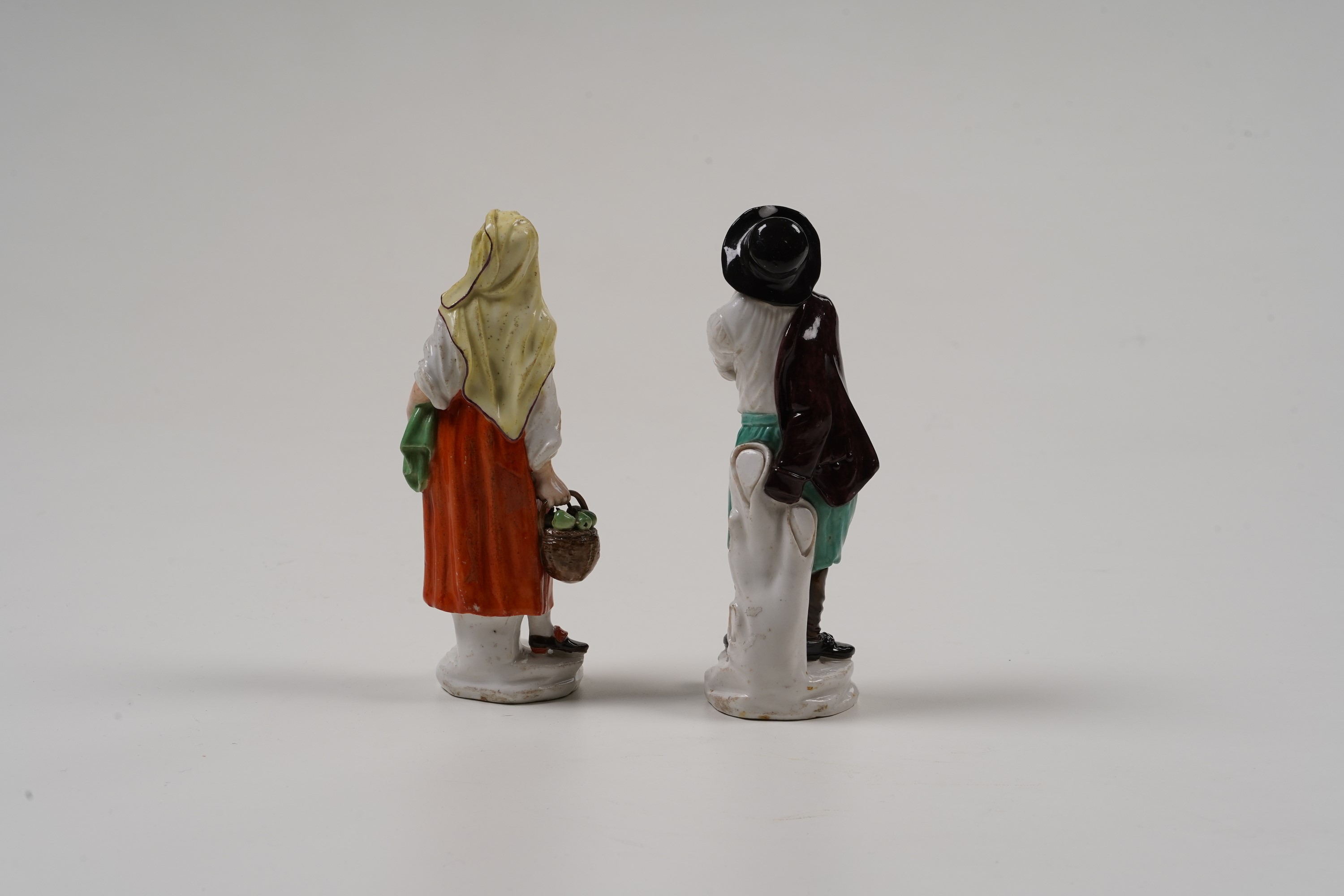 Modelli di Aniello Ingaldi, Coppia di figurine, Napoli, Real Fabbrica Ferdinandea, porcellana pol...