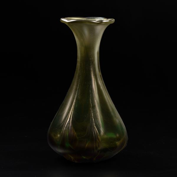 Vaso. Probabilmente Austria, primi decenni del XX secolo.