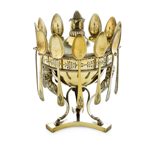 Milano, inizi del XIX secolo. Argentiere Emanuele Caber. Cucchiaini :  Roma, inizi del XVIII secolo, argentiere Angelo Giannotti (1824-1865) Zuccheriera vermeille