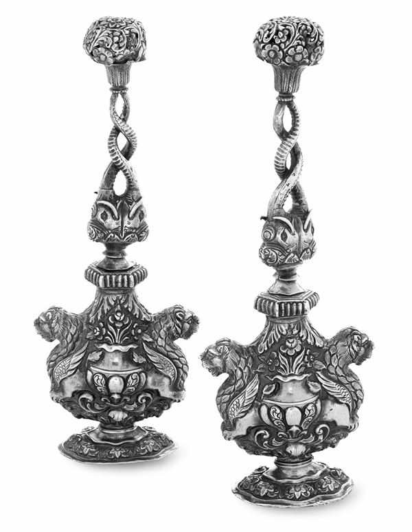 Ampolle per l'acqua di rose. India, XIX secolo