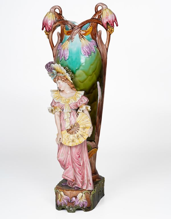 Grande vaso figurato. Francia (?), 1900 circa.