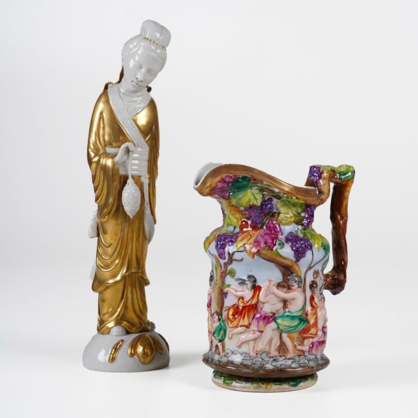 Un versatoio e una figurina, XX secolo.