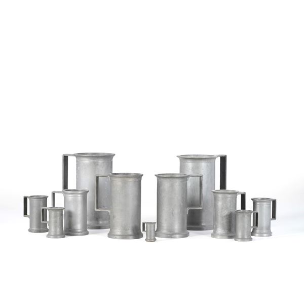 Collezione di undici boccali in peltro