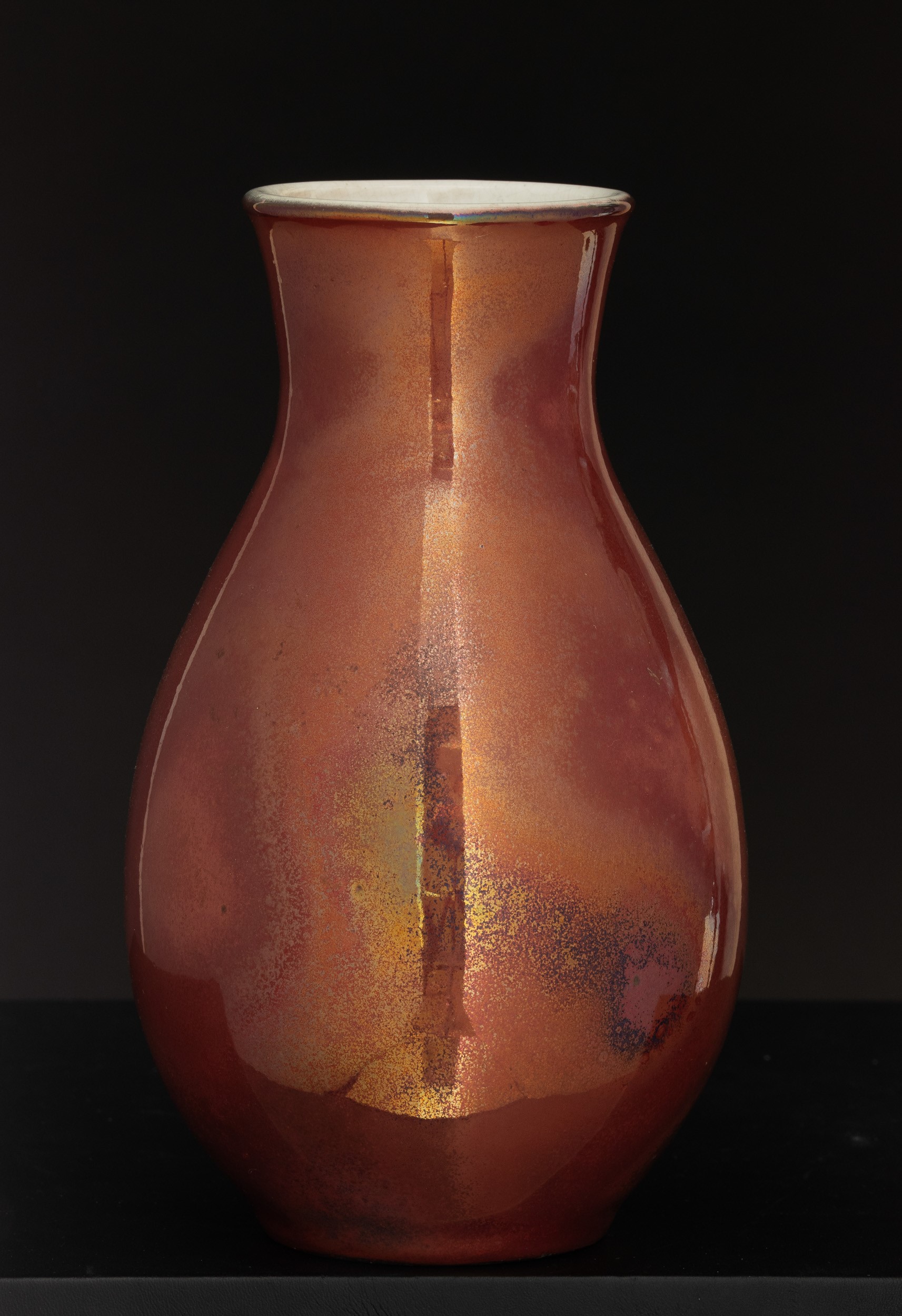 Vaso in porcellana, sangue di bue, Cina, XX secolo