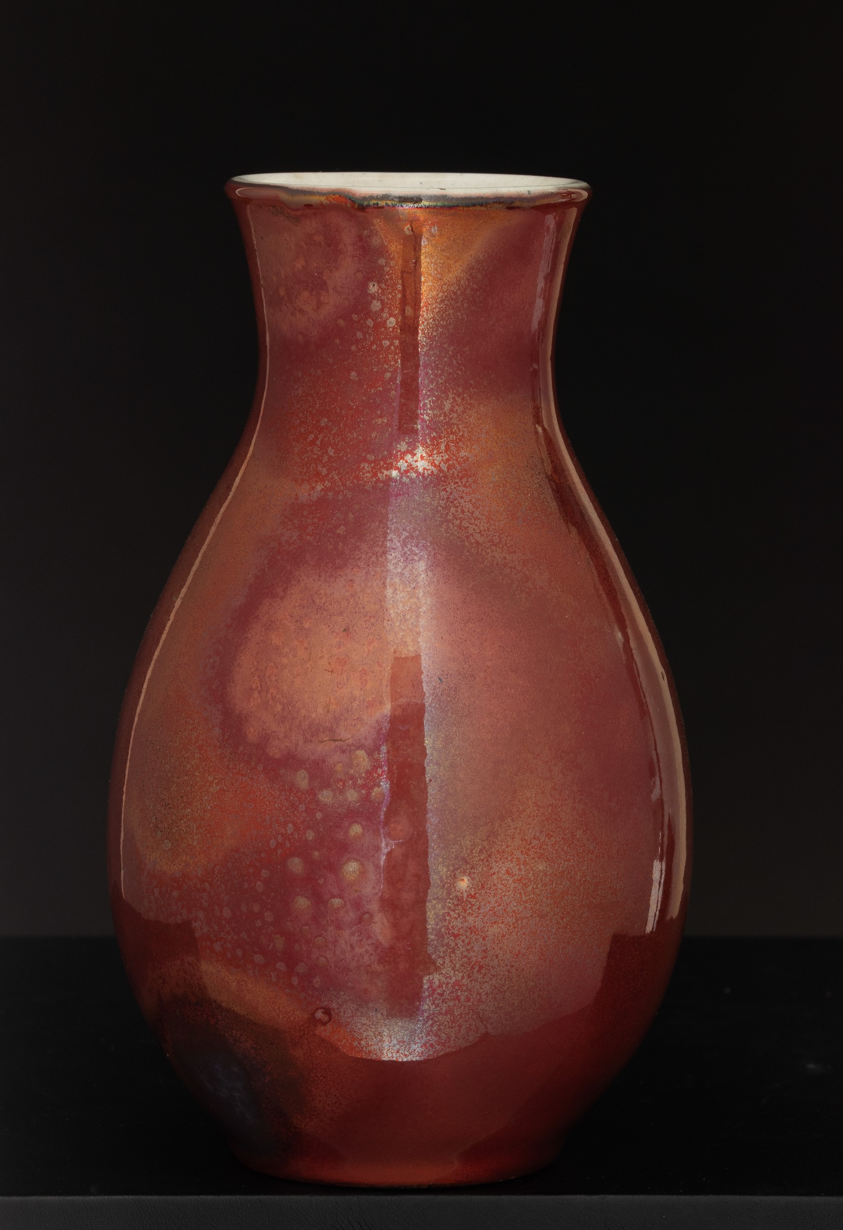 Vaso in porcellana, sangue di bue, Cina, XX secolo