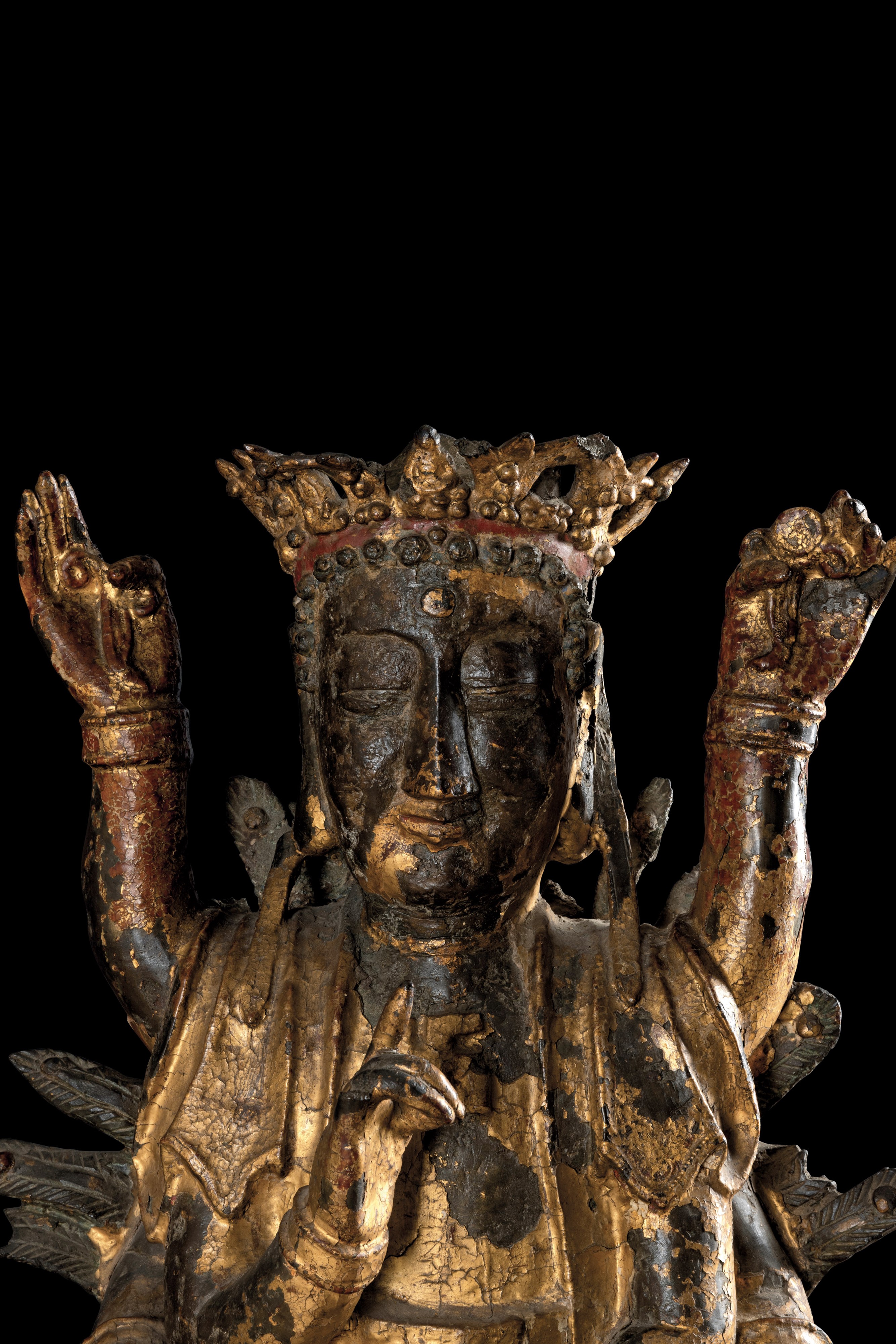 Grande e Importante Figura di Mahamayuri, Dodicesimo Anno del Periodo di Kangxi in Bronzo Dorato ...