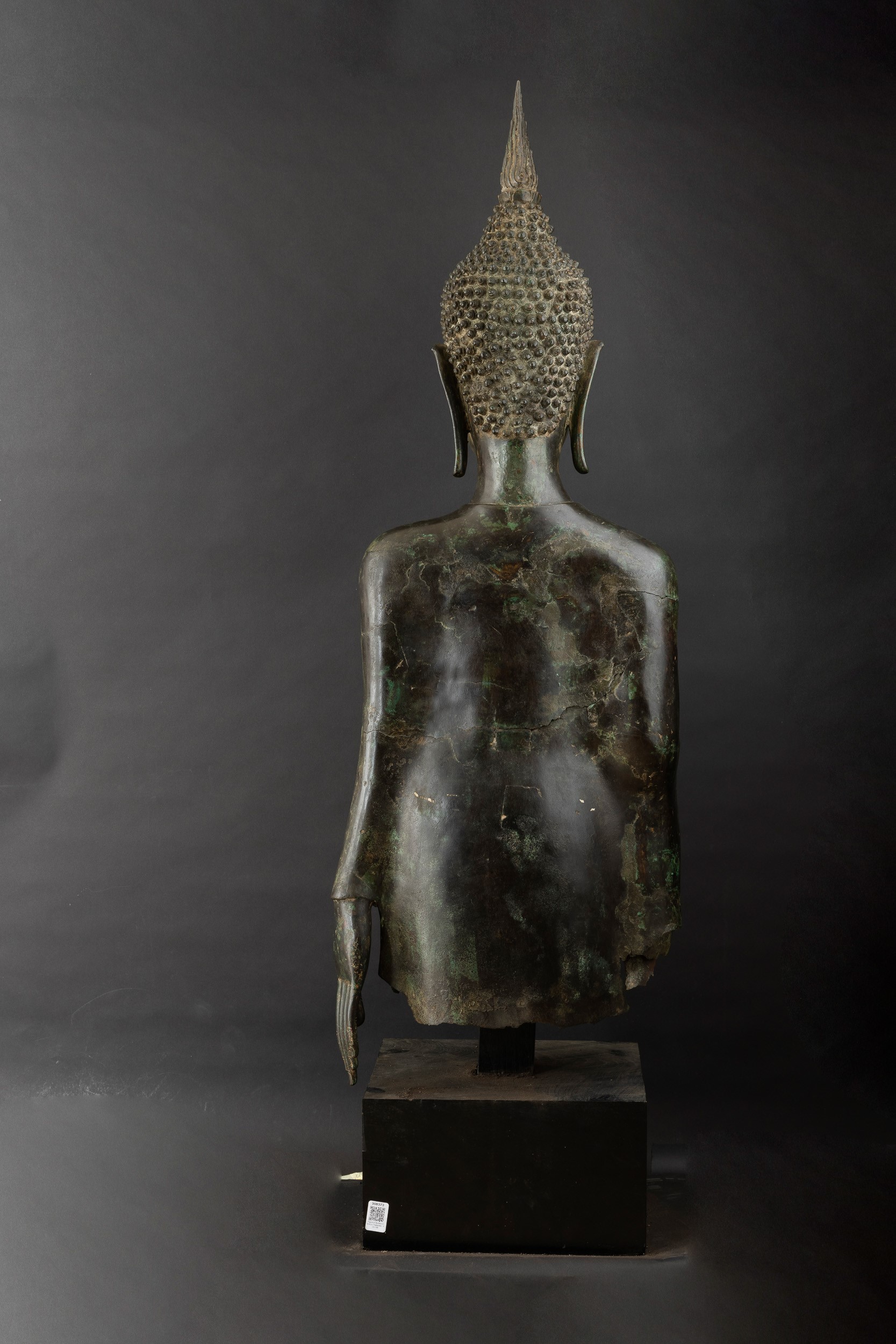 Importante Monumentale Figura di Buddha Stante in Bronzo, Thailandia, XV Secolo, Periodo Sukhaota...