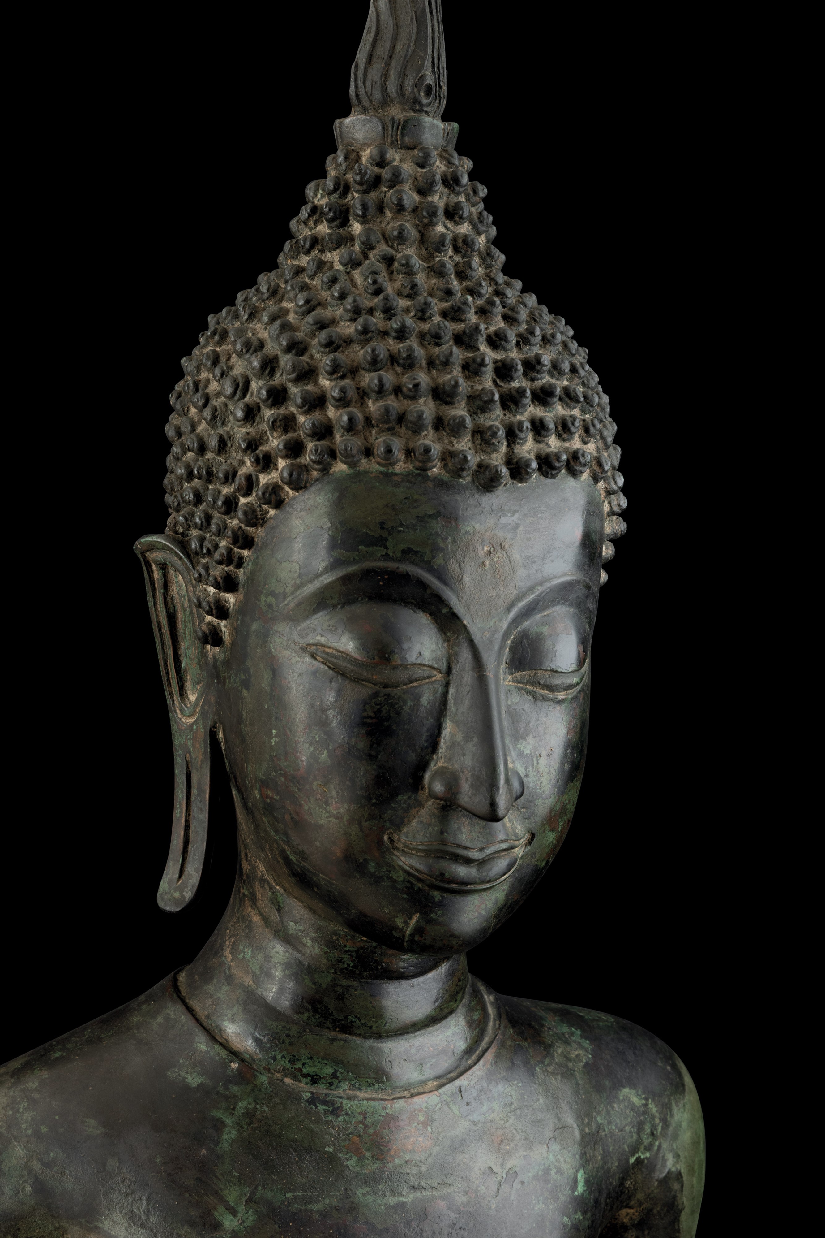 Importante Monumentale Figura di Buddha Stante in Bronzo, Thailandia, XV Secolo, Periodo Sukhaota...