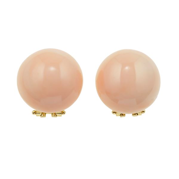 Orecchini con corallo rosa